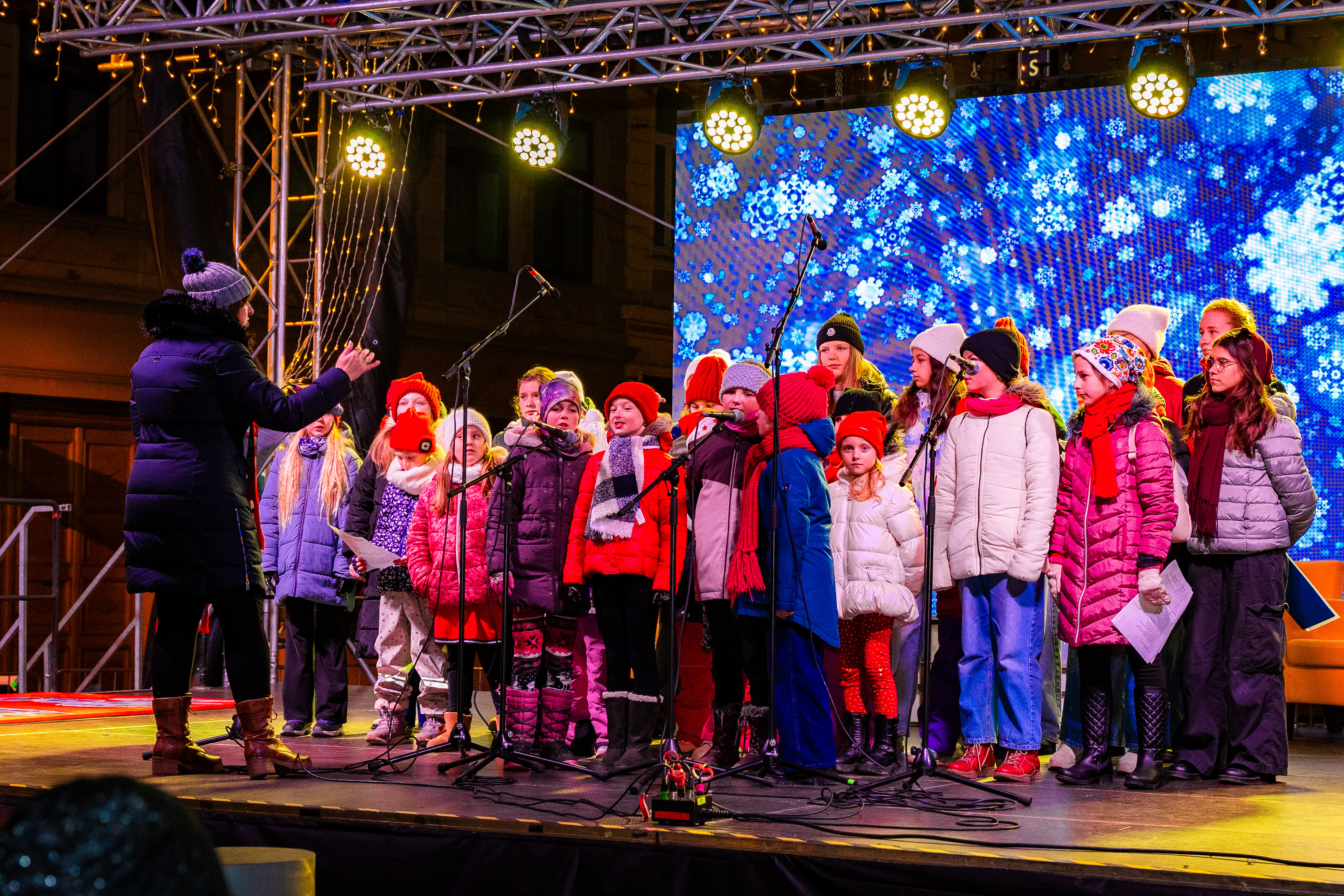 VIANOCNA TELEVIZNA REGINA-65